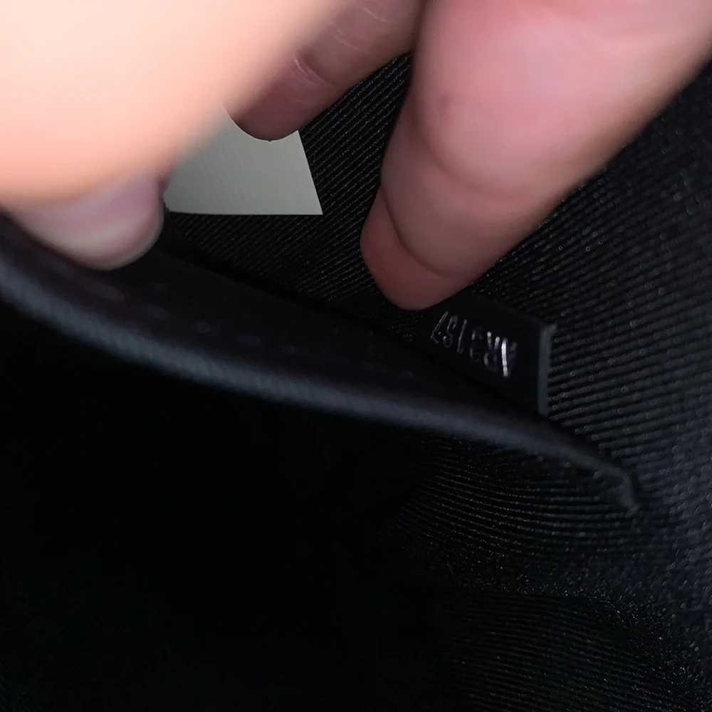 Louis Vuitton messenger